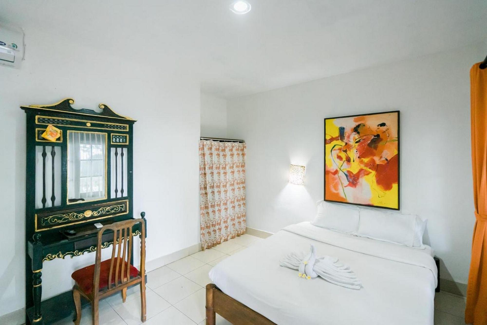 Urbanview Hotel Ananda Beach Sanur Exterior photo