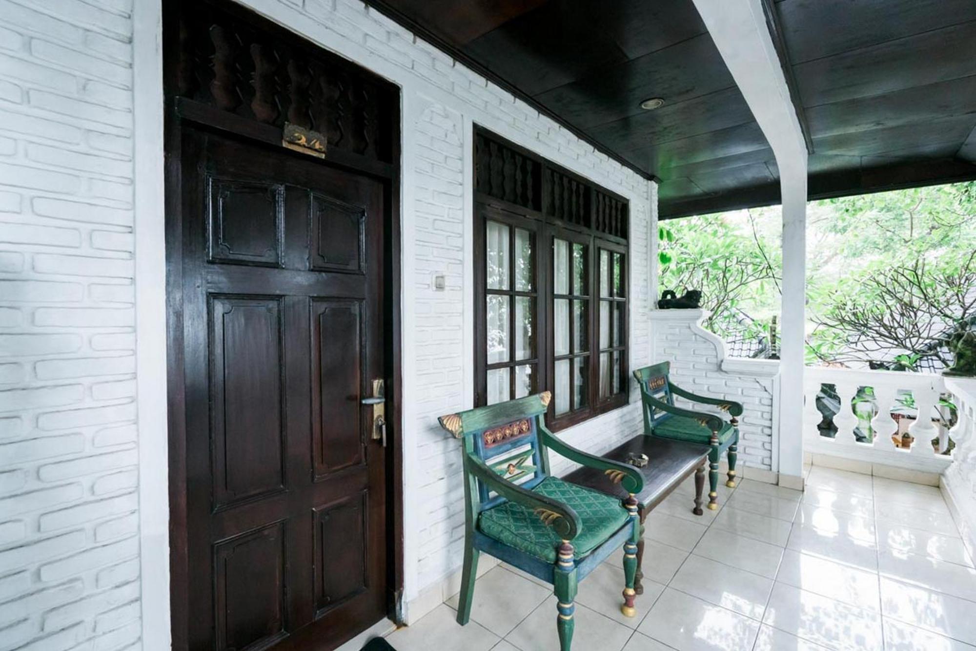 Urbanview Hotel Ananda Beach Sanur Exterior photo